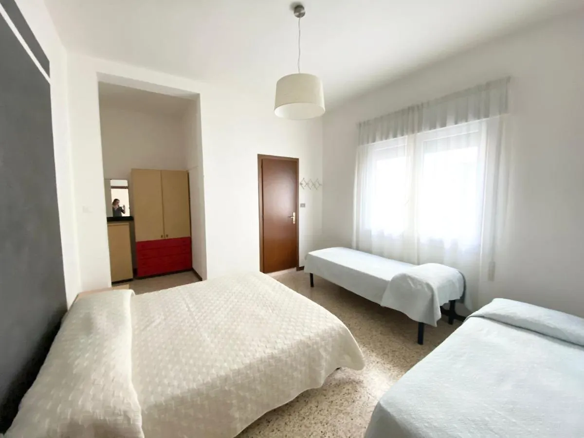 Euroresidence - Piazza Mazzini- 30 MT dal mare Lido di Jesolo 0*,  Italia